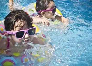 Pourquoi la construction d’une piscine lagon en béton projeté ?