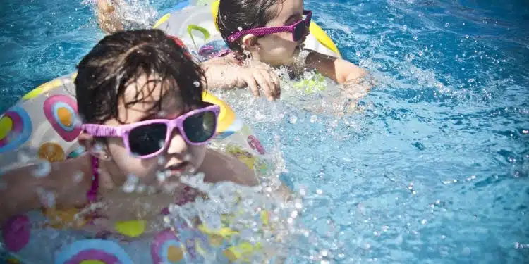 Pourquoi la construction d’une piscine lagon en béton projeté ?